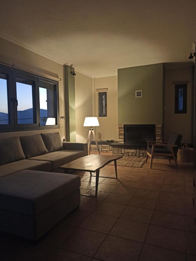 فيلا Elatos Boutique Mountainhouse كاربينيسي المظهر الخارجي الصورة
